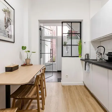 Apartment Cosy Met Tuin In Centrum Gratis Parking Free Parking! Antwerp
